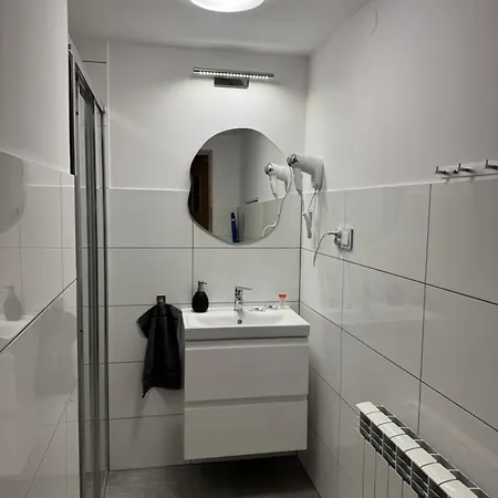 Nad Jeziorem Pod Wierzba * Brdów
