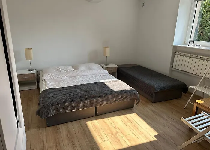 Nad Jeziorem Pod Wierzba Brdow