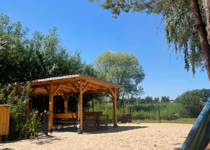 Nad Jeziorem Pod Wierzba Apartment *